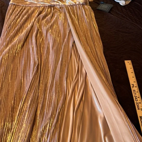 NWT Mac Duggal Metallic Ruched A-Line Gown Size 16 - Picture 14 of 16